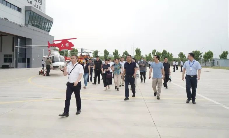 陜西省委黨校航空應(yīng)急救援實踐教學(xué)走進(jìn)陜西直升機(jī)產(chǎn)業(yè)發(fā)展園